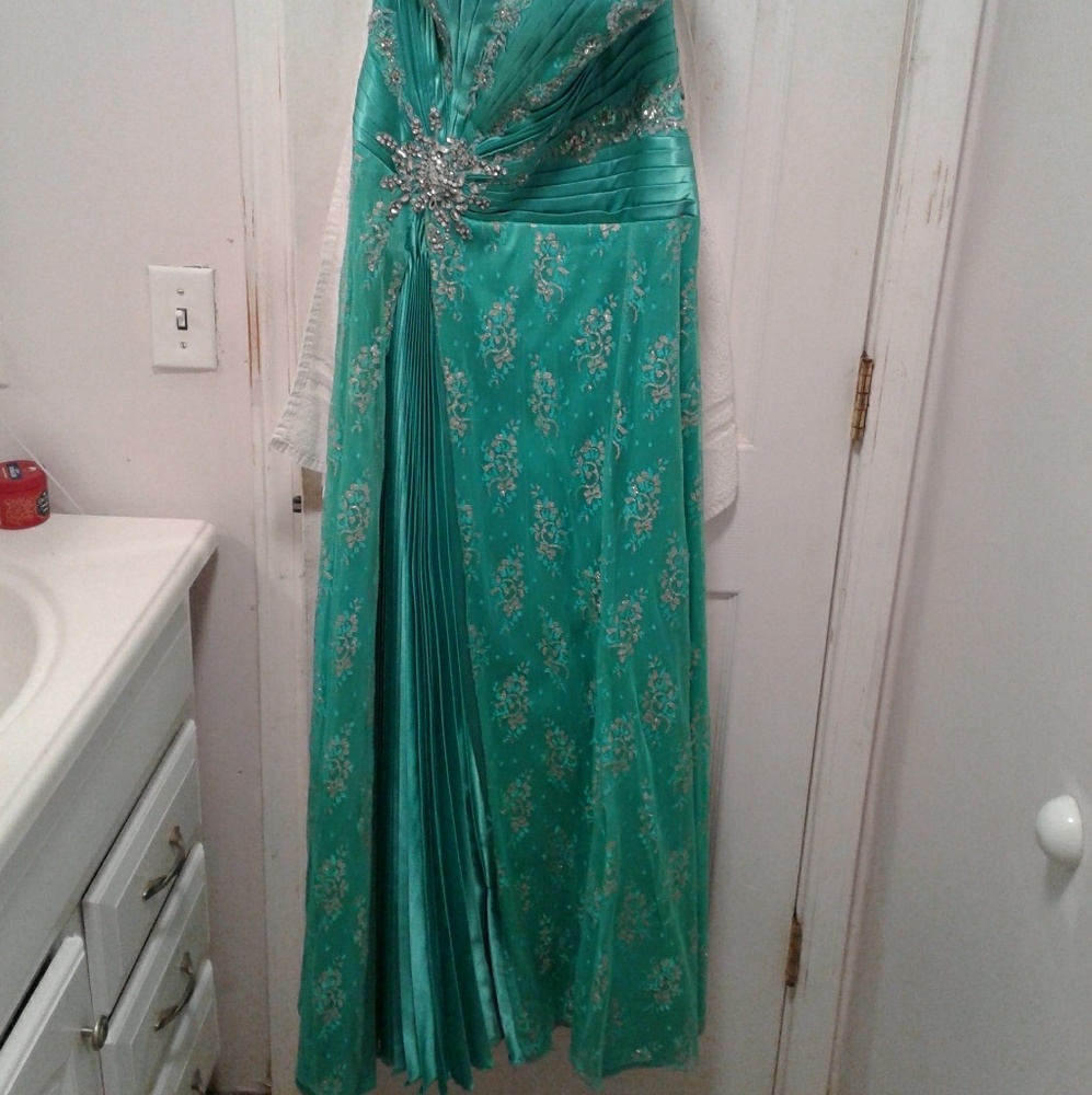 Strapless formal dress *make offer *